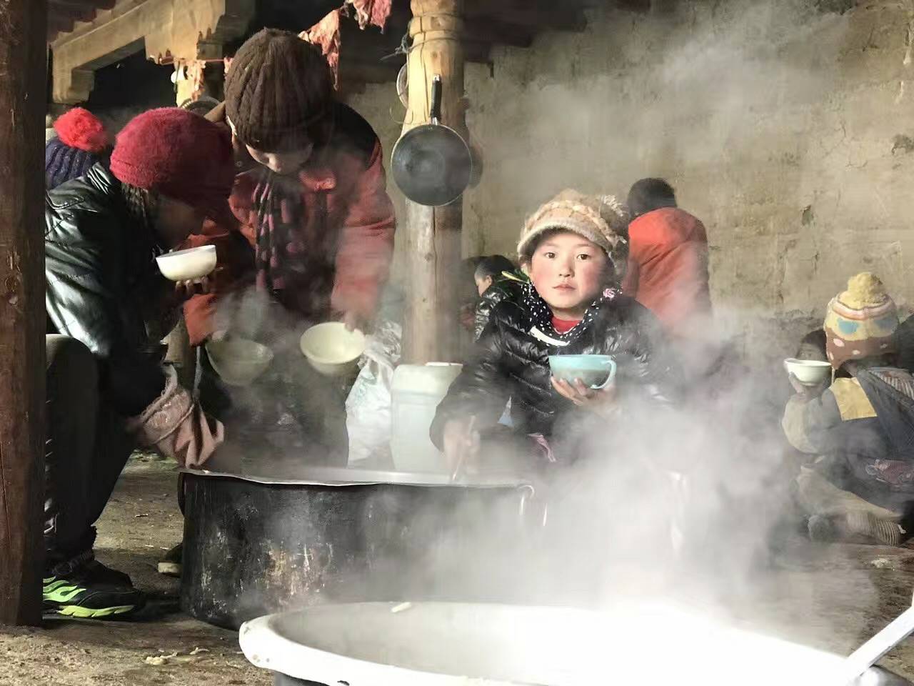 乐鱼·网站官网登录入口-乐鱼online(中国)公益回顾丨家国同欢月同圆 温暖满载甘孜州(图10)